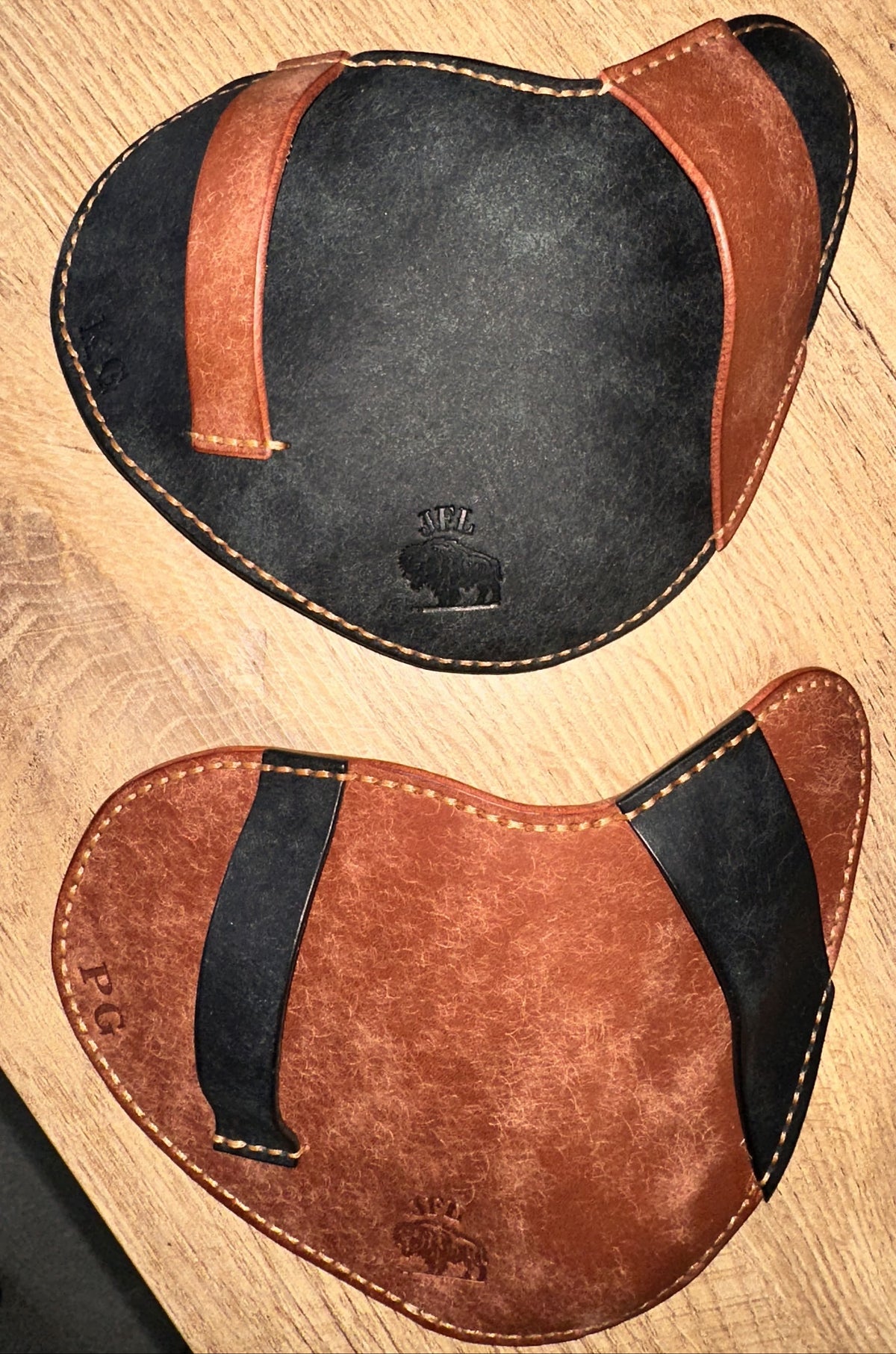 Gant de protection en cuir pour l'ouverture des huîtres marron et/ou noir