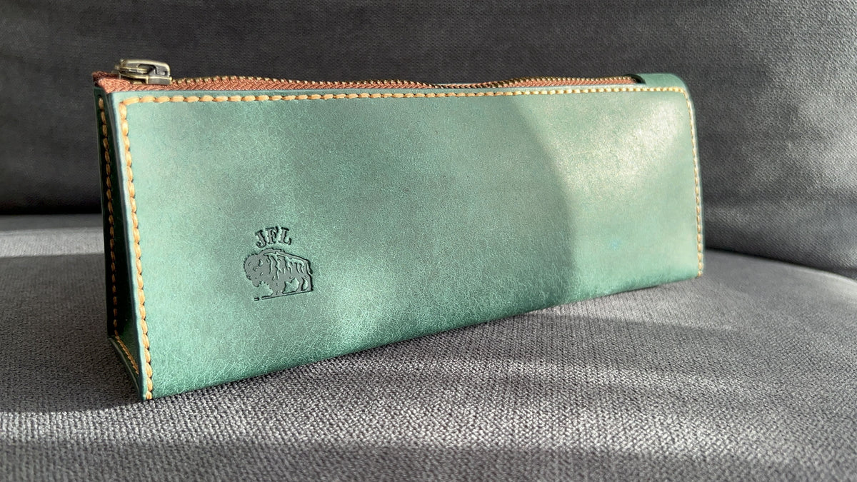 Trousse à crayons en cuir personnalisable